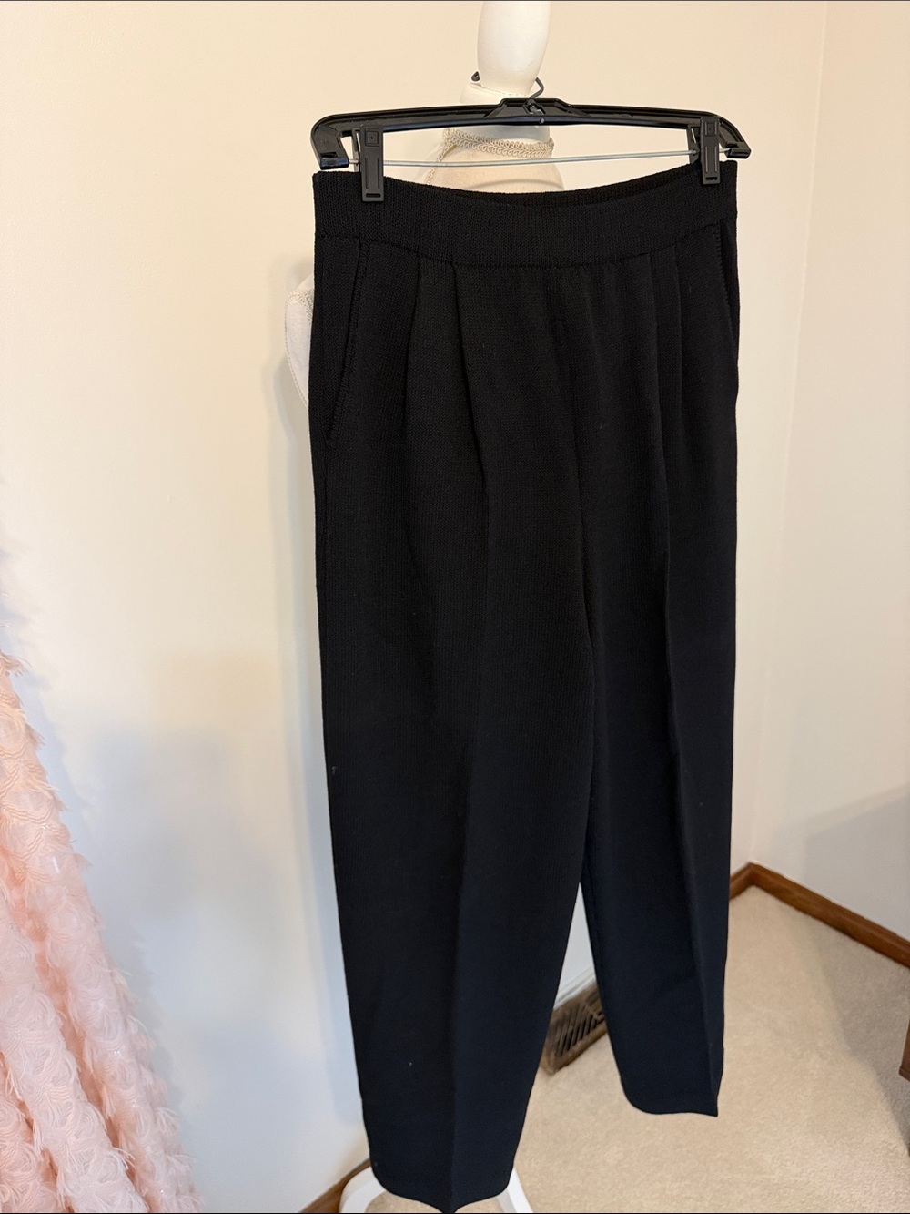 St. John Black Knit High-Rise Tapered Trousers Sz 8